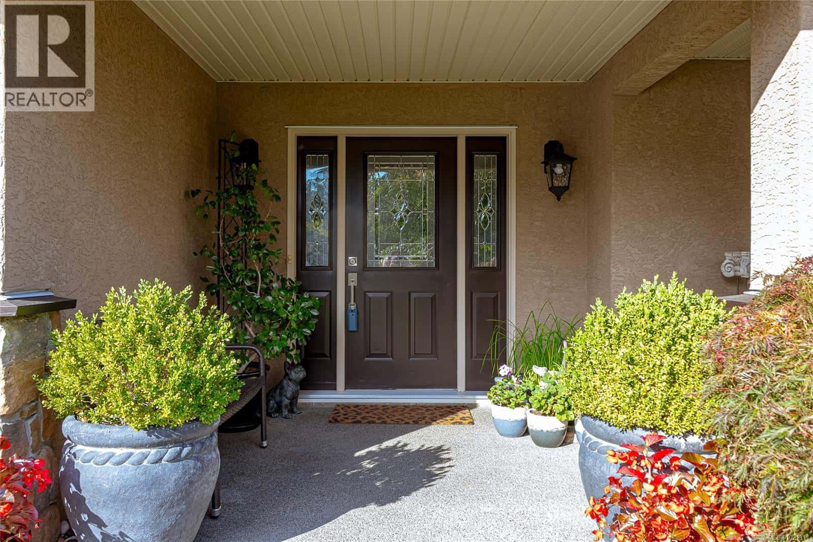 Saanich — Saanich - Photo 4 of 71