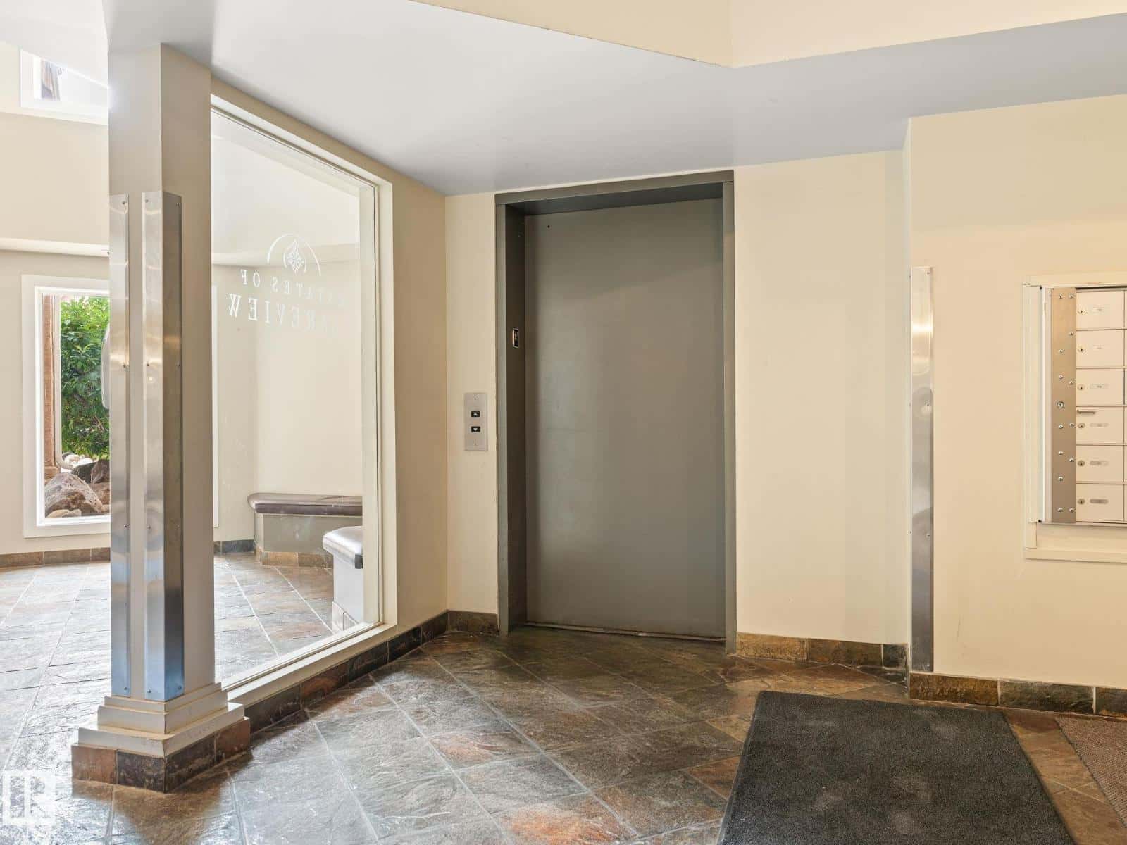 Edmonton — Edmonton - Photo 5 of 46