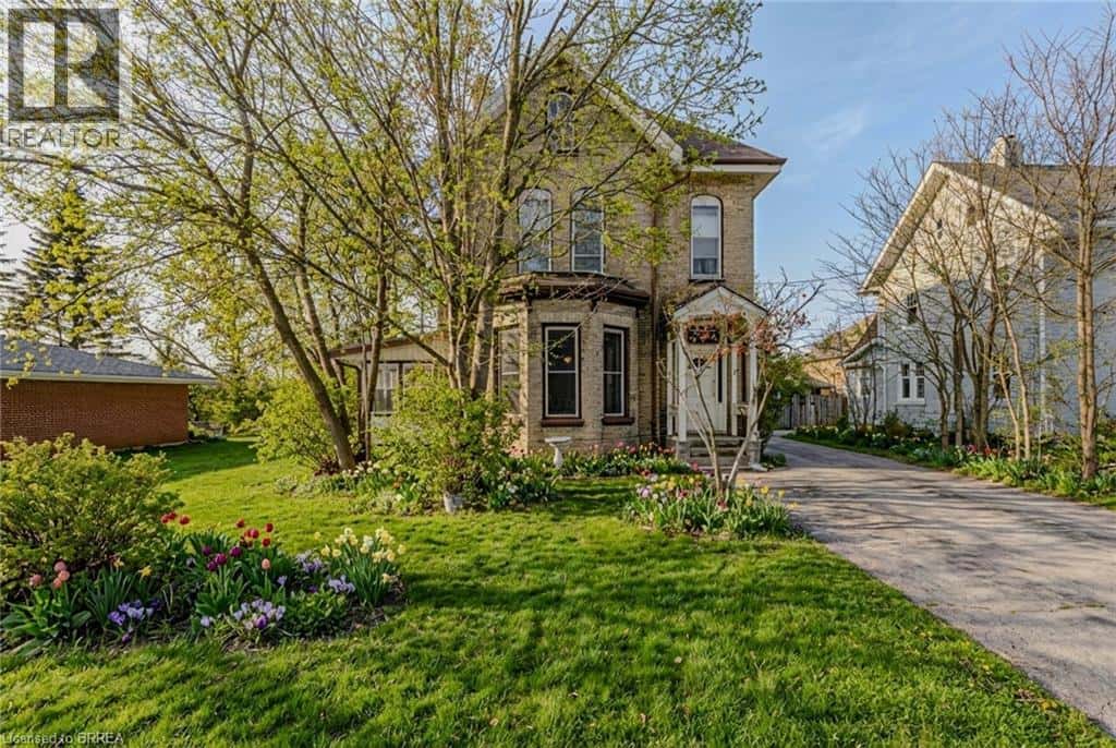 17 HAWARDEN Avenue — Brantford, Ontario - Photo 2 of 50