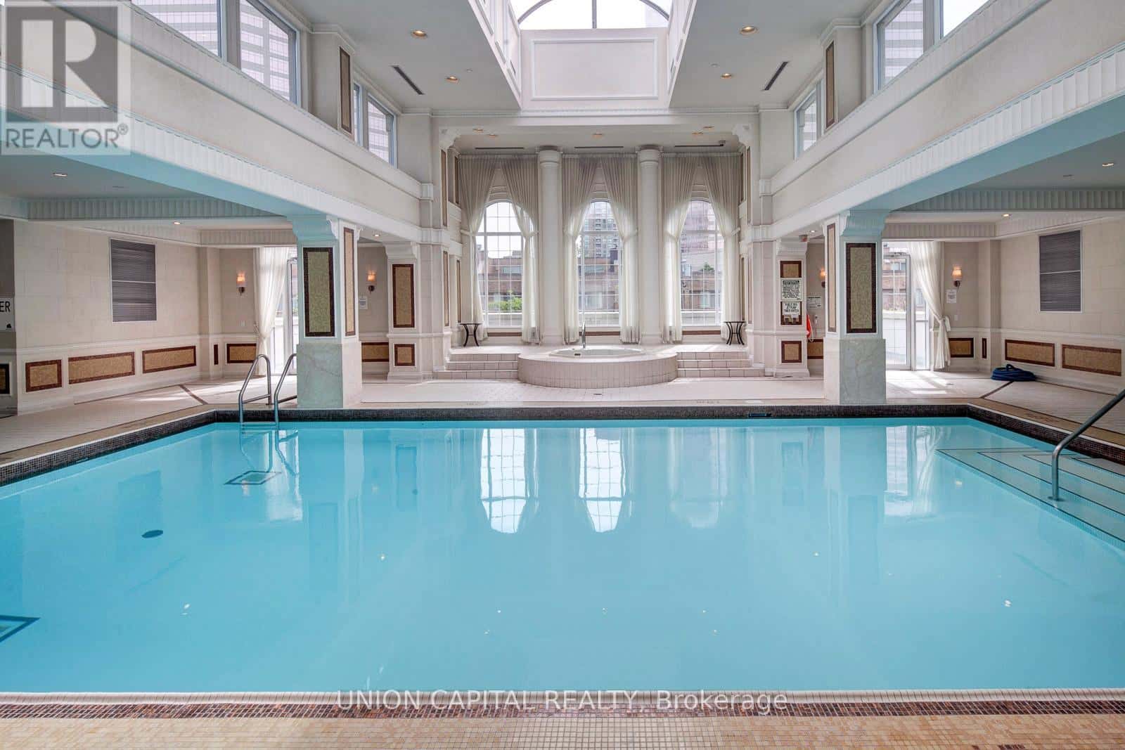 Toronto (Newtonbrook West) — Toronto (Newtonbrook West) - Photo 4 of 31