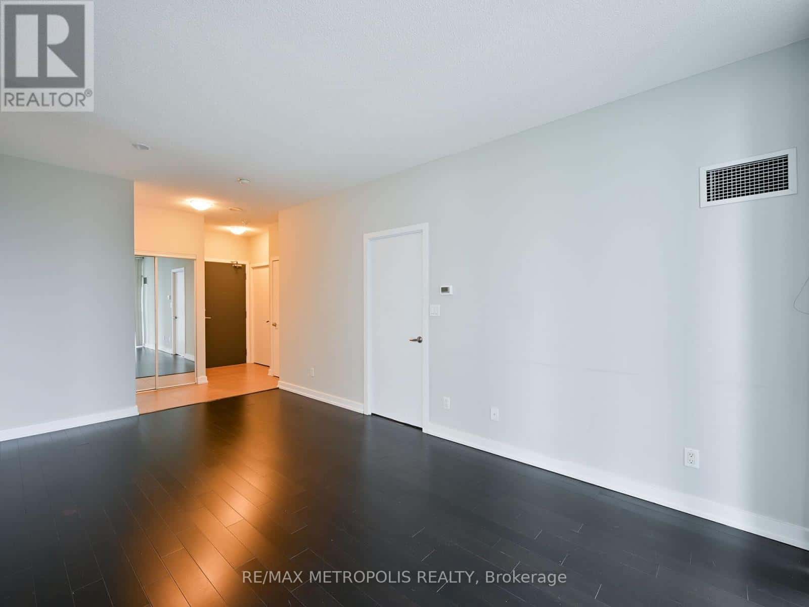 1004 - 4070 CONFEDERATION PARKWAY — Mississauga (Creditview) - Photo 4 of 37