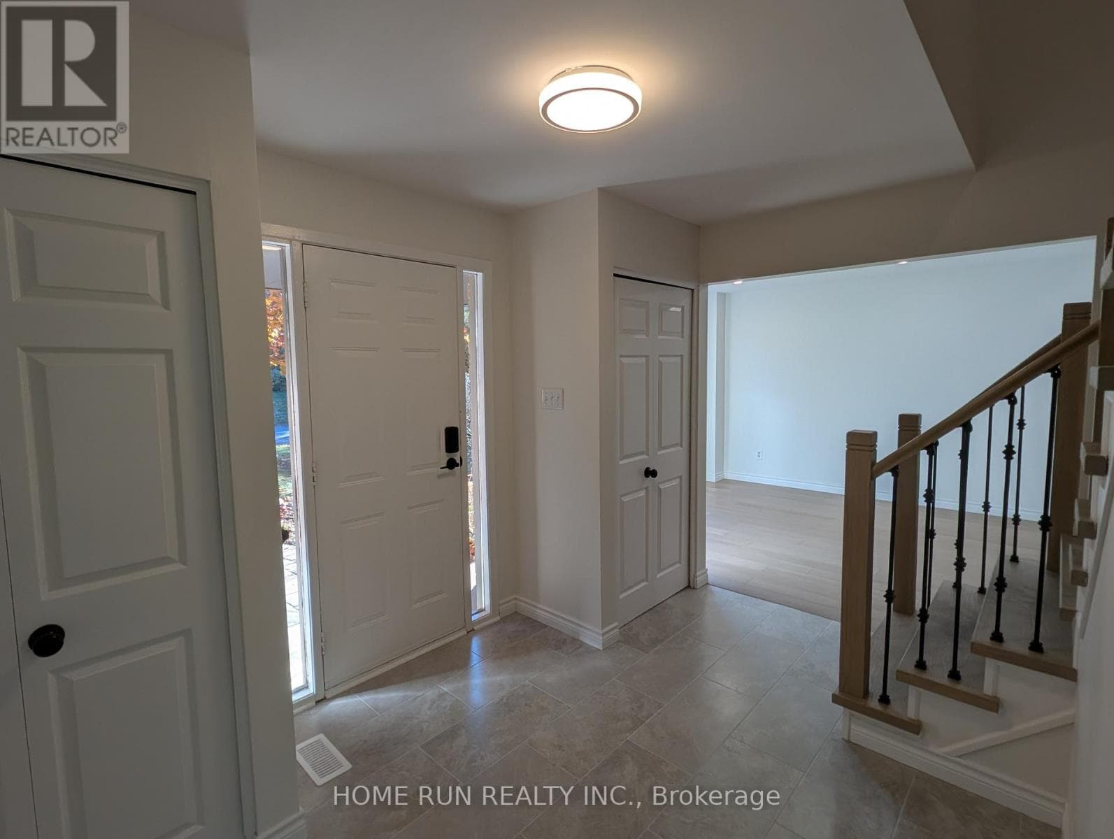 Ottawa — Ottawa - Main photo