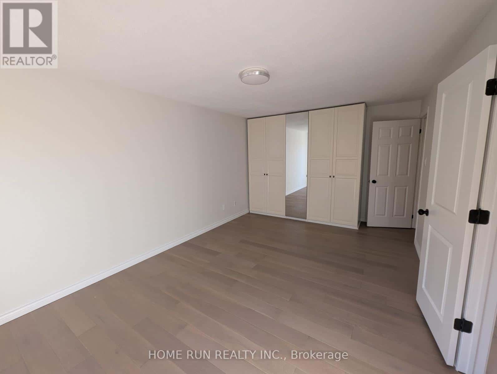 Ottawa — Ottawa - Photo 3 of 33