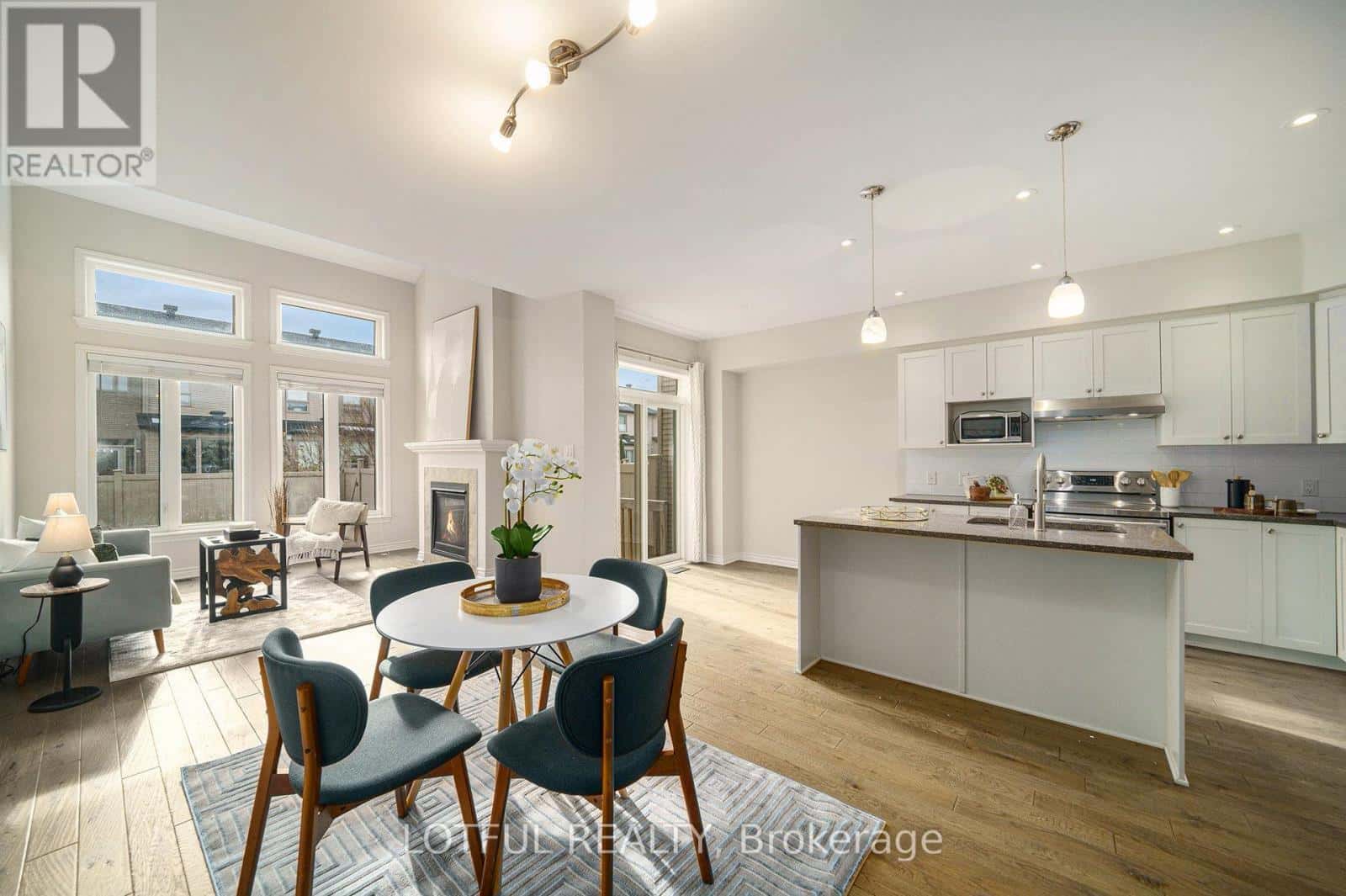 Ottawa — Ottawa - Photo 5 of 22