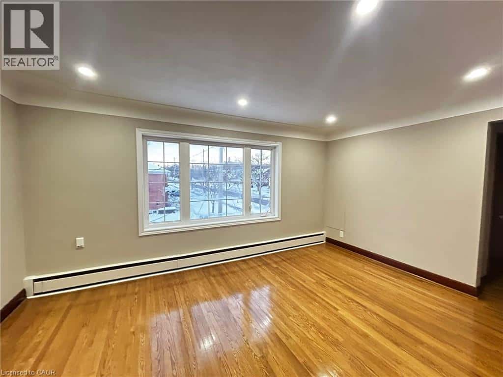 169 CHAPEL Street Unit# 4 — Kitchener - Photo 2 of 16