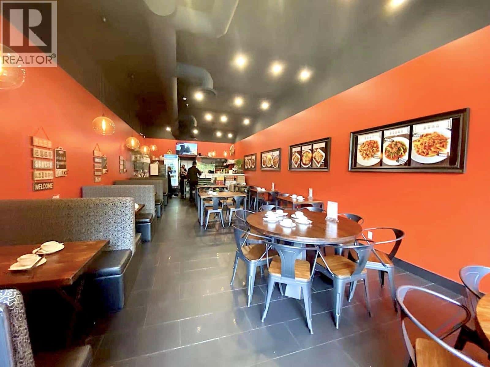 2150 8391 ALEXANDRA ROAD — Richmond - Photo 2 of 12