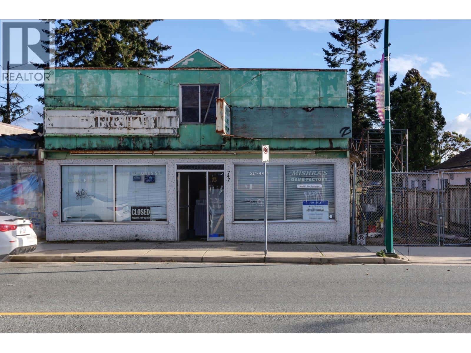 7474 EDMONDS STREET — Burnaby, British Columbia - Photo 2 of 17