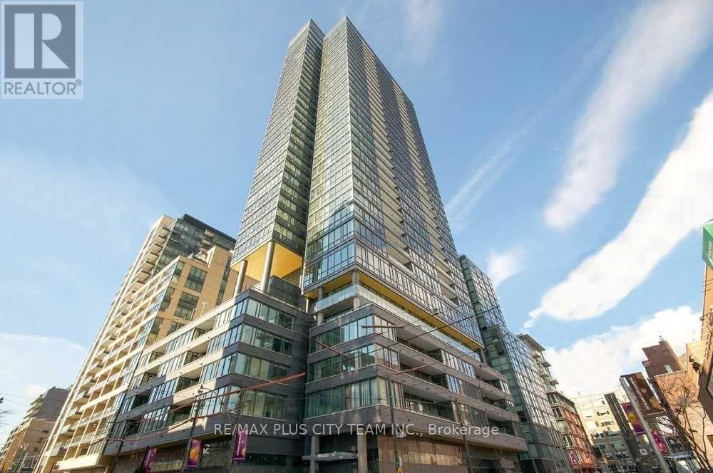 2304 - 8 CHARLOTTE STREET — Toronto (Waterfront Communities) - Main photo