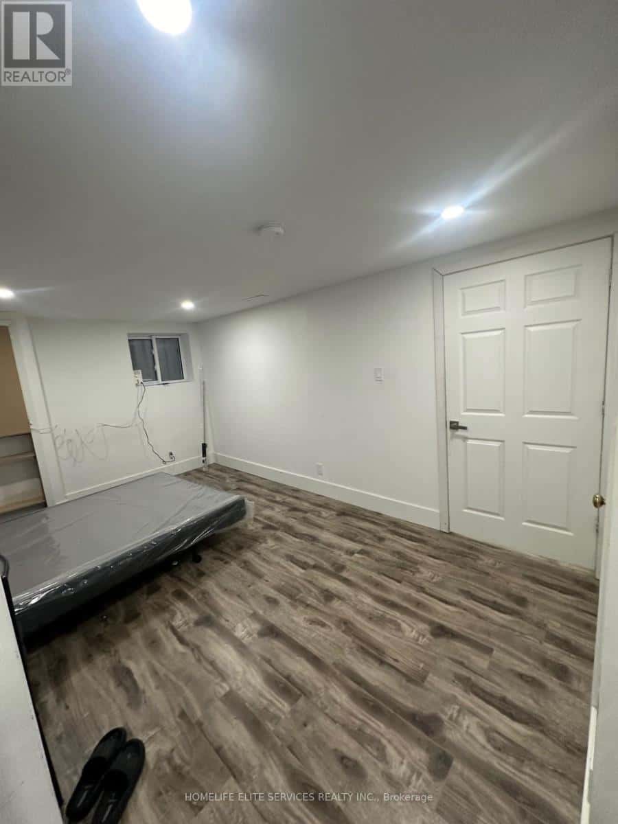 Whitby (Blue Grass Meadows) — Whitby (Blue Grass Meadows) - Photo 3 of 33