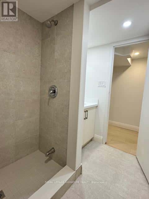 Toronto (East York) — Toronto (East York) - Photo 4 of 25