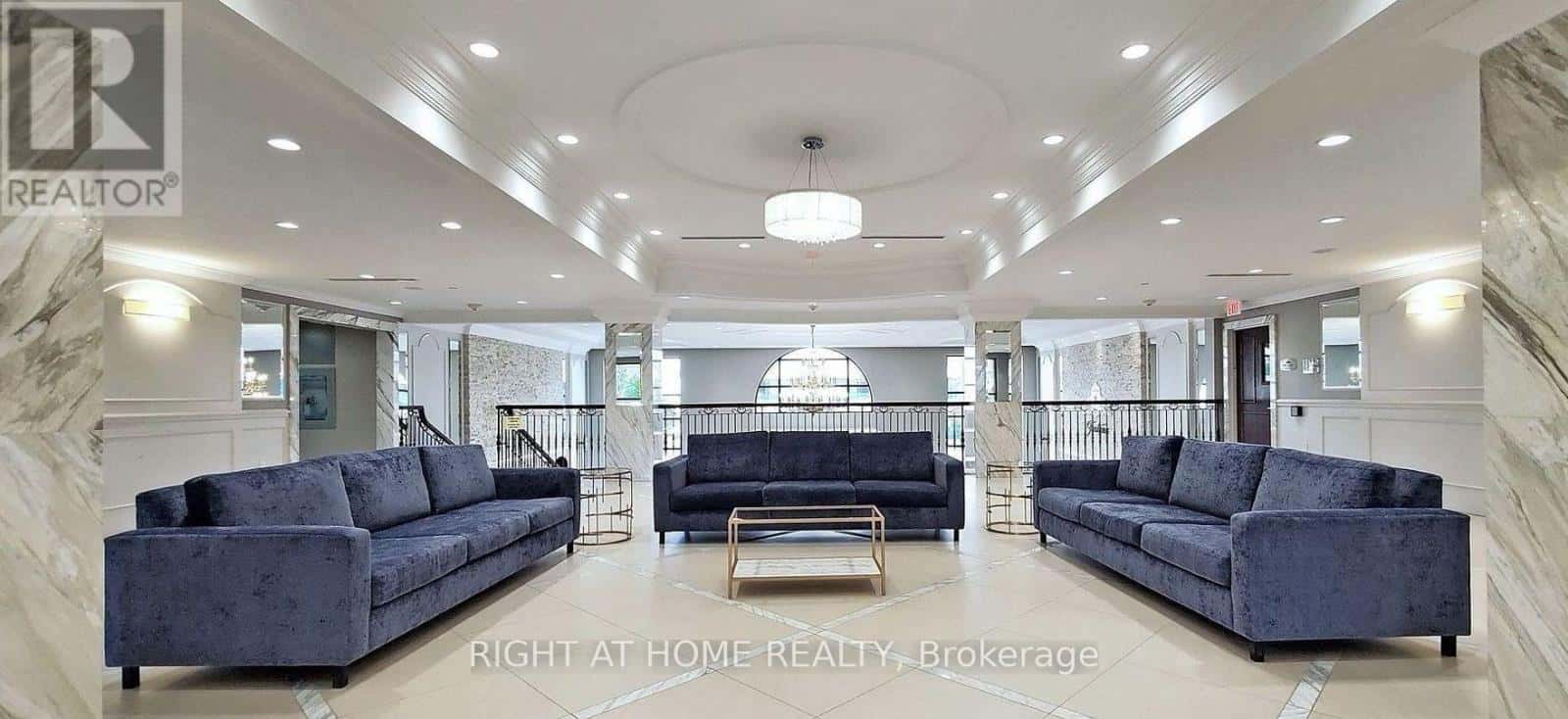 318 - 89 SOUTH TOWN CENTRE BOULEVARD — Markham (Unionville) - Photo 2 of 17