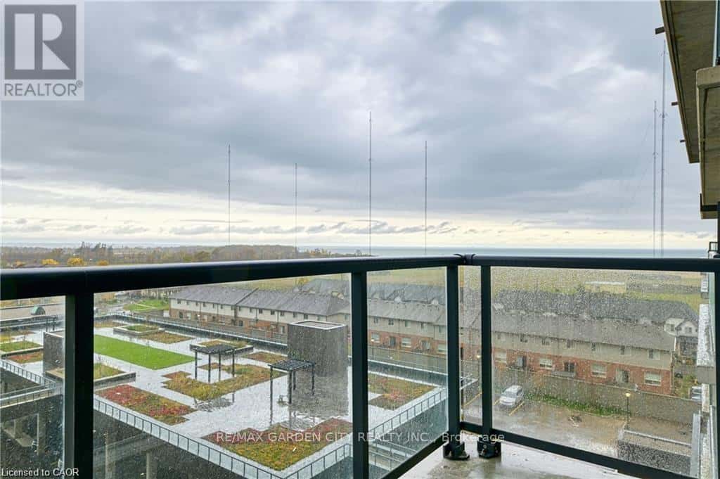 Grimsby (Grimsby Beach) — Grimsby (Grimsby Beach) - Photo 2 of 12