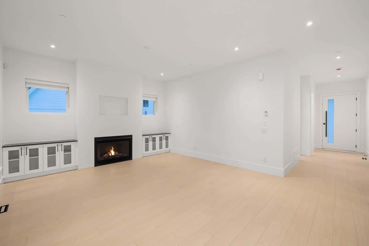 1 35133 CHRISTINA PLACE — Abbotsford, British Columbia - Photo 4 of 40