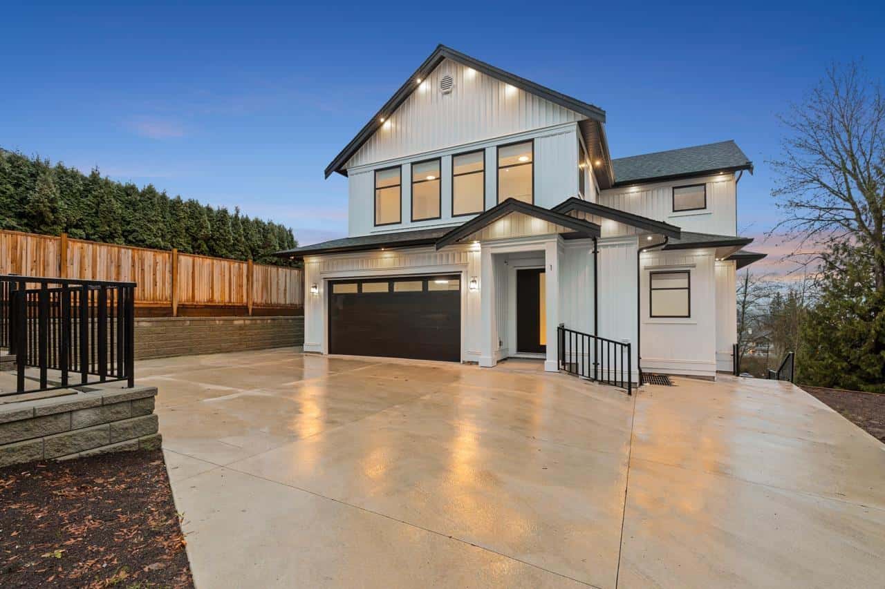 1 35133 CHRISTINA PLACE — Abbotsford, British Columbia - Photo 2 of 40