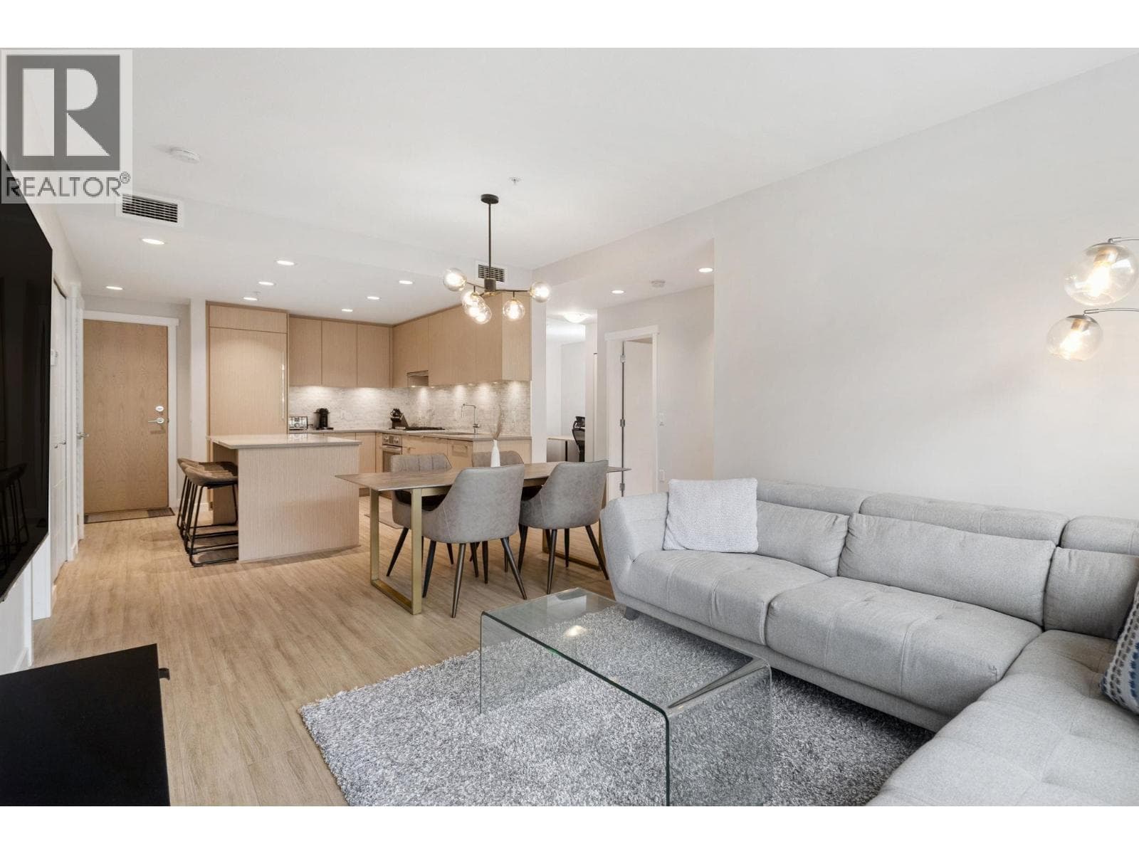 Richmond — Richmond - Main photo