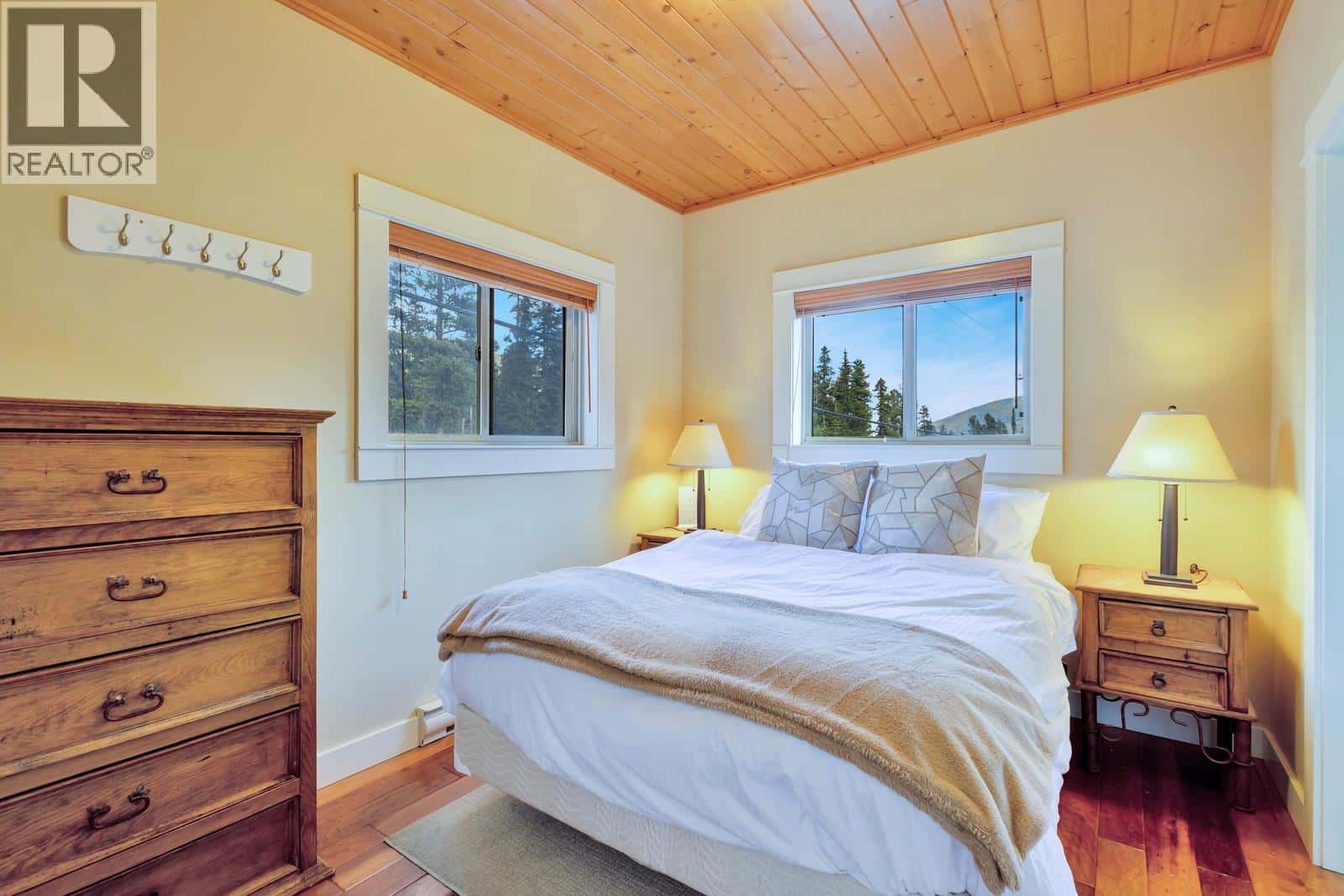 1211 APEX MOUNTAIN Road Unit# 1 — Penticton - Photo 4 of 47