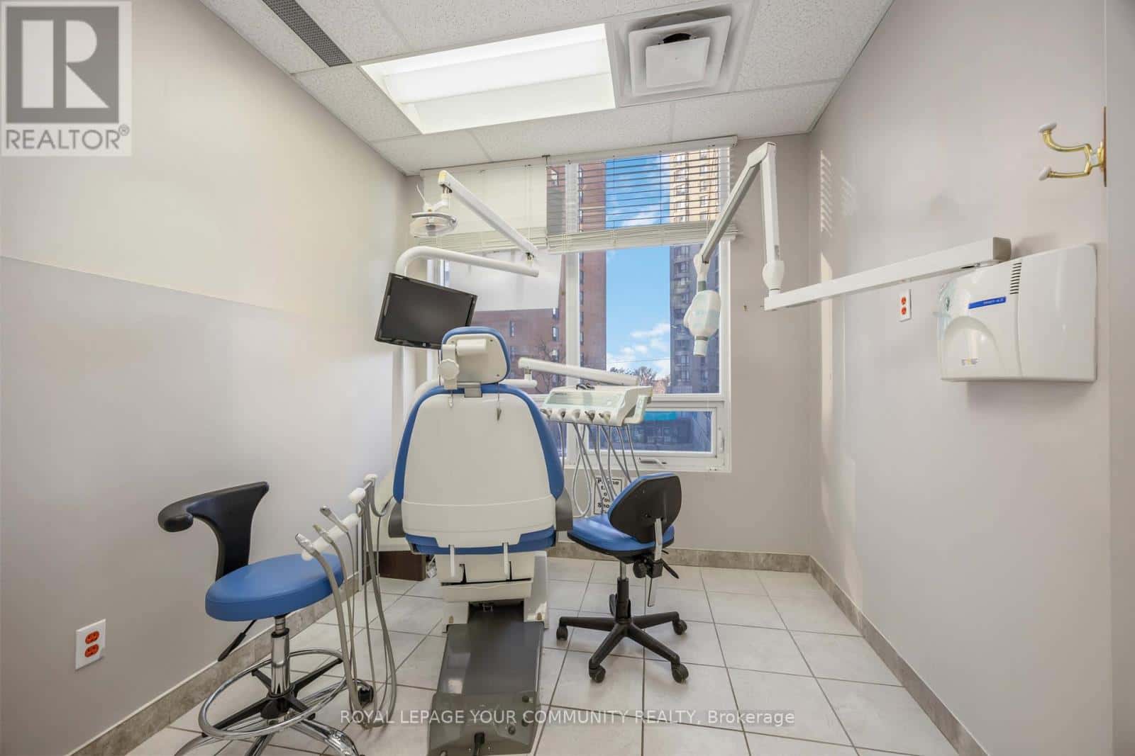 Toronto (Willowdale East) — Toronto (Willowdale East) - Photo 3 of 25