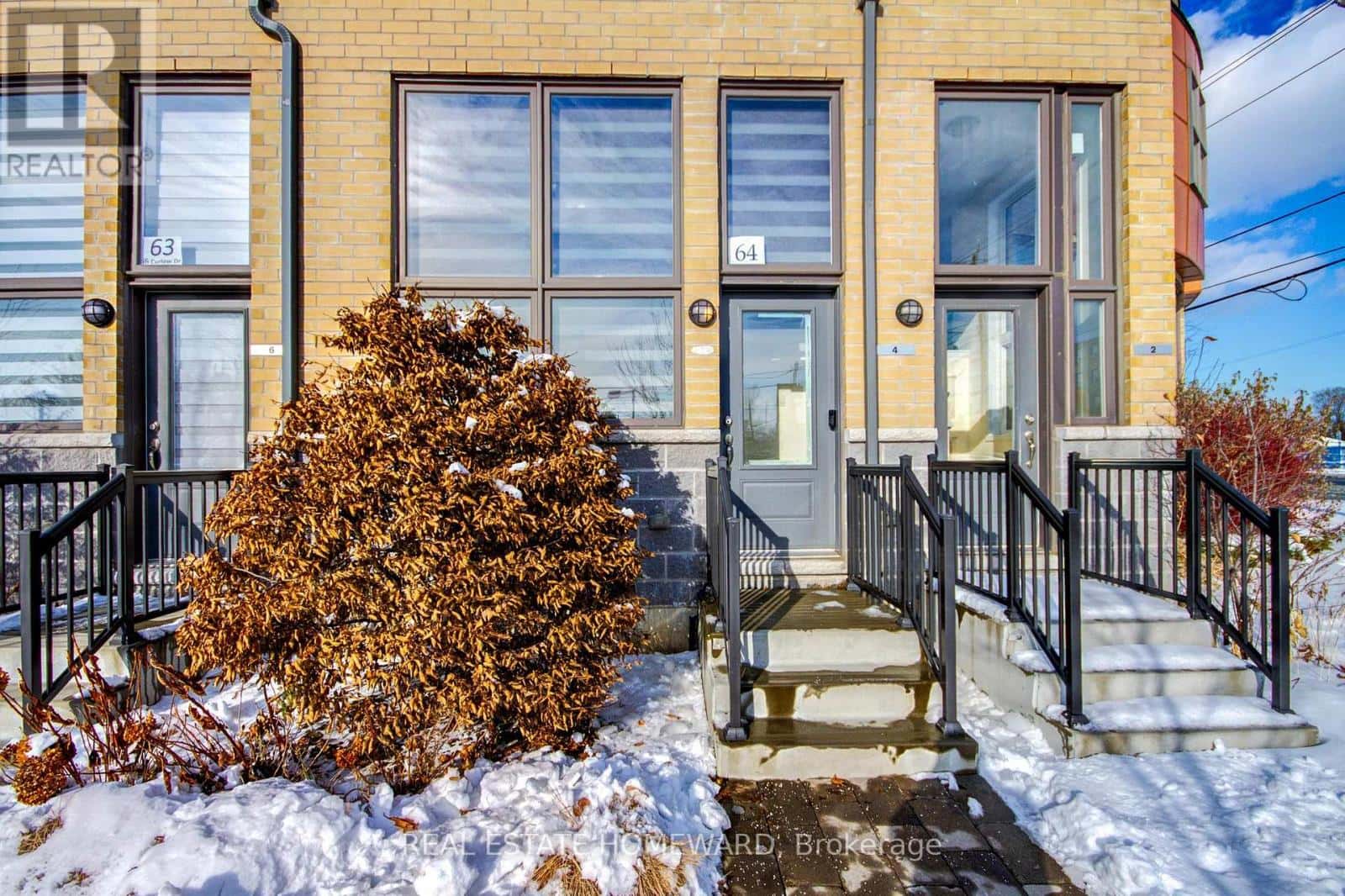 4 CURLEW DRIVE — Toronto (Parkwoods-Donalda), Ontario - Photo 2 of 26