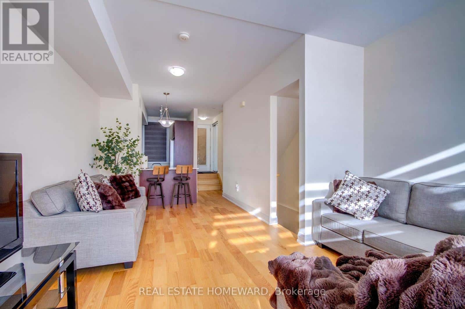 Toronto (Parkwoods-Donalda) — Toronto (Parkwoods-Donalda) - Photo 3 of 26