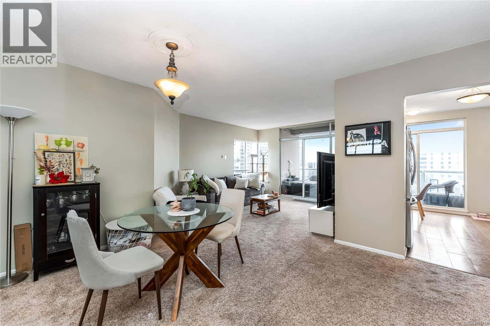 1004 1020 View St — Victoria, British Columbia - Photo 2 of 25