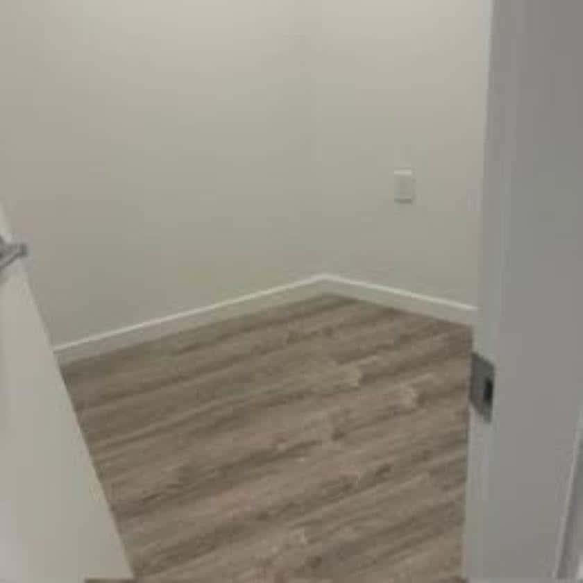 402 10778 138 STREET — Surrey, British Columbia - Photo 3 of 7