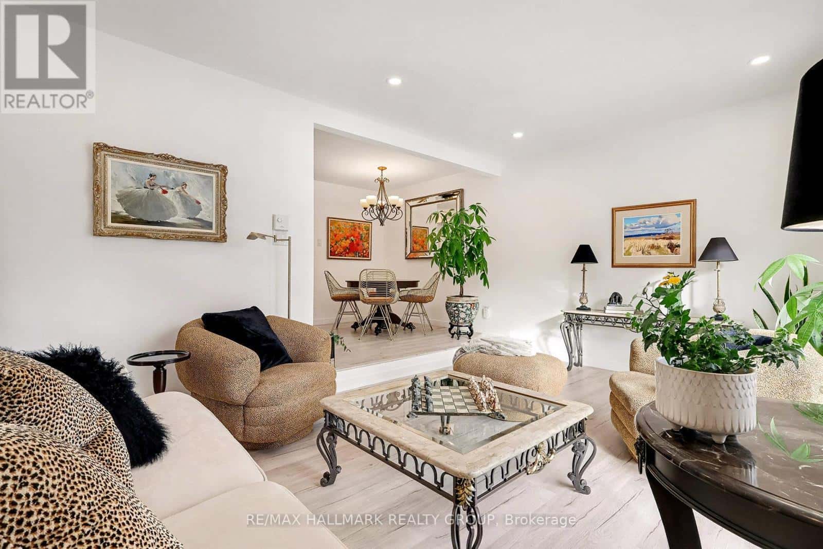 6861 BILBERRY DRIVE — Ottawa, Ontario - Photo 4 of 31