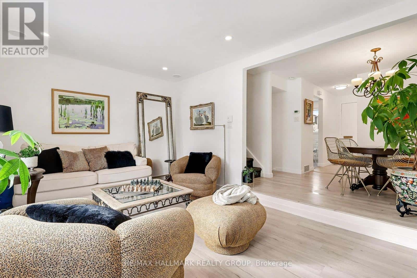 6861 BILBERRY DRIVE — Ottawa, Ontario - Photo 5 of 31