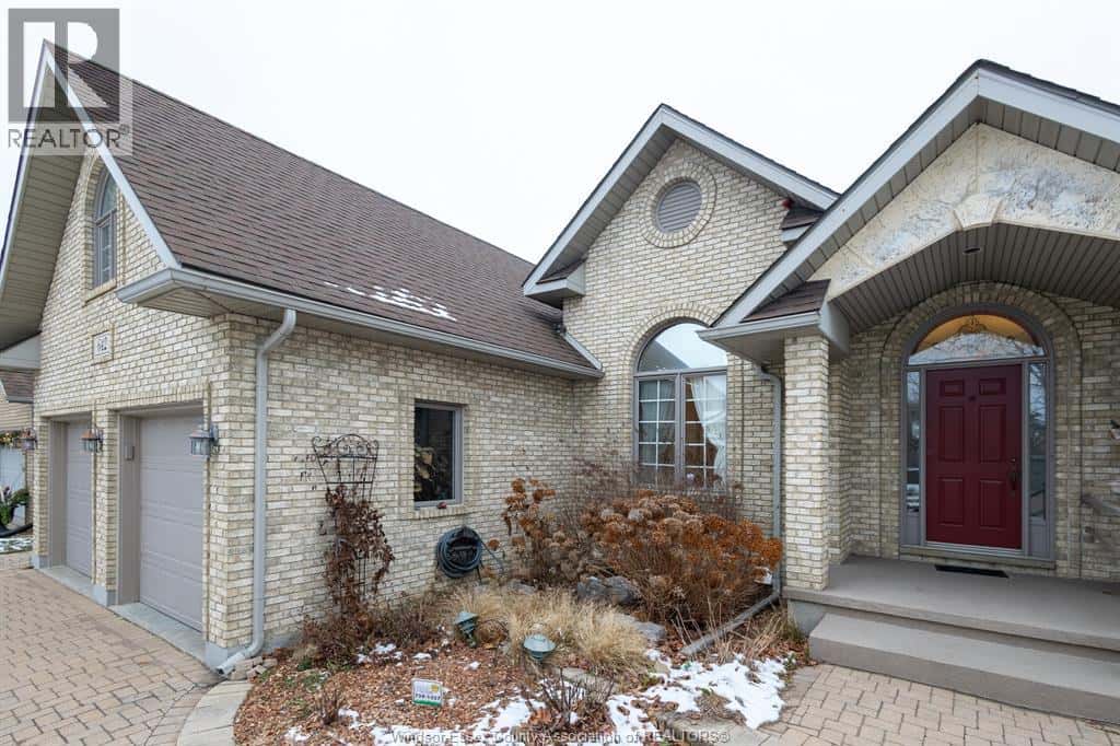 Windsor — Windsor - Photo 4 of 49