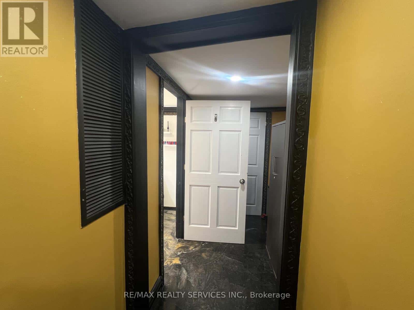 34 BERWICK AVENUE — Toronto (Yonge-Eglinton) - Photo 2 of 11