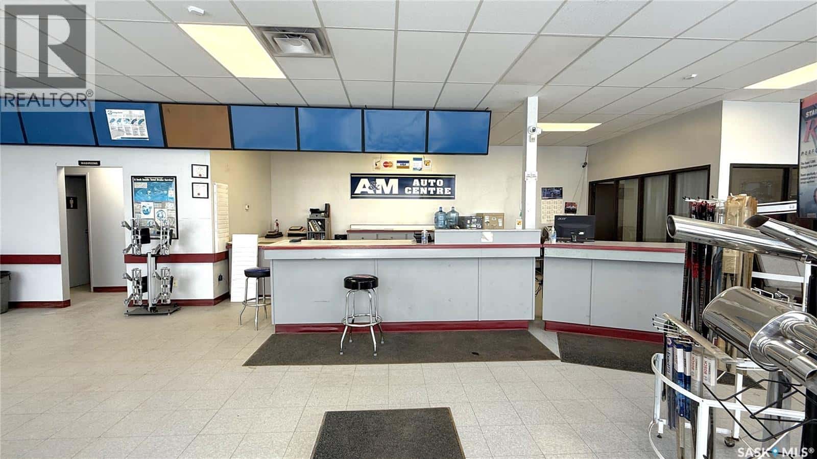 370 Railway AVENUE E — North Battleford, Saskatchewan - Photo 3 of 18