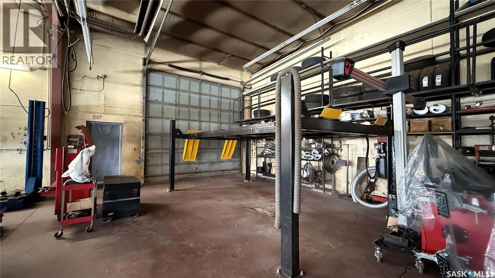 370 Railway AVENUE E — North Battleford, Saskatchewan - Photo 4 of 18