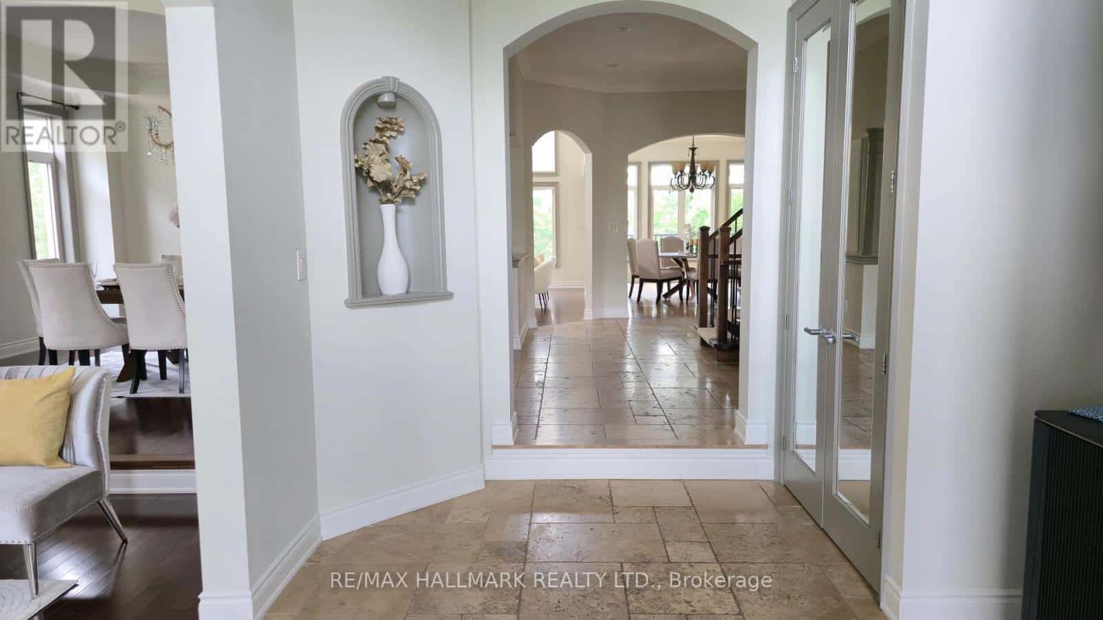 383 PARADELLE DRIVE — Richmond Hill (Oak Ridges Lake Wilcox), Ontario - Photo 5 of 50