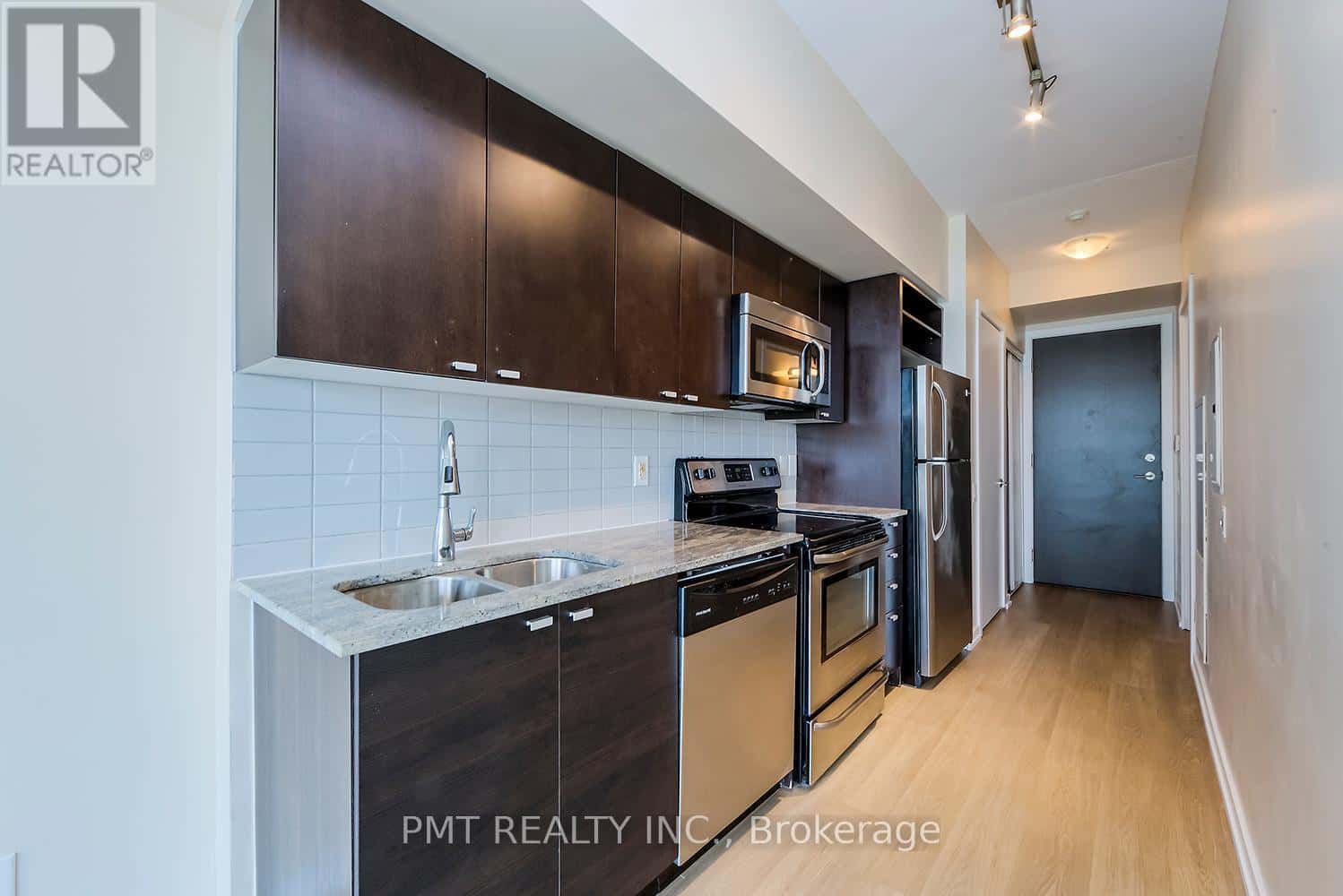 Toronto (High Park-Swansea) — Toronto (High Park-Swansea) - Photo 5 of 24