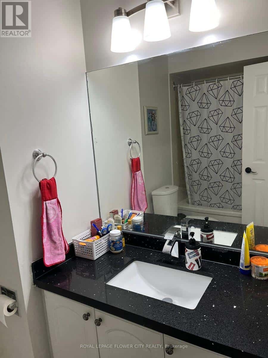 19 MUSKOKA STREET — Brampton (Heart Lake East) - Photo 4 of 14