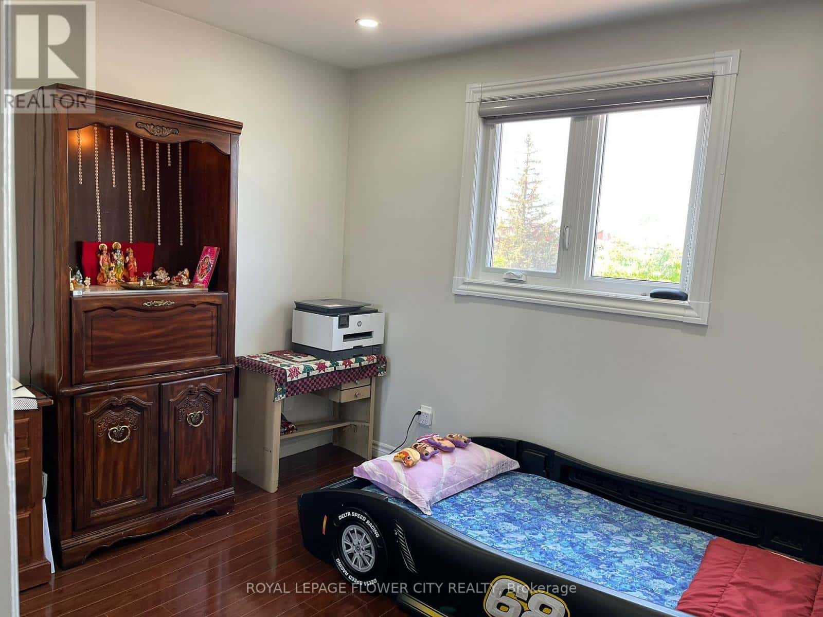 19 MUSKOKA STREET — Brampton (Heart Lake East) - Photo 2 of 14