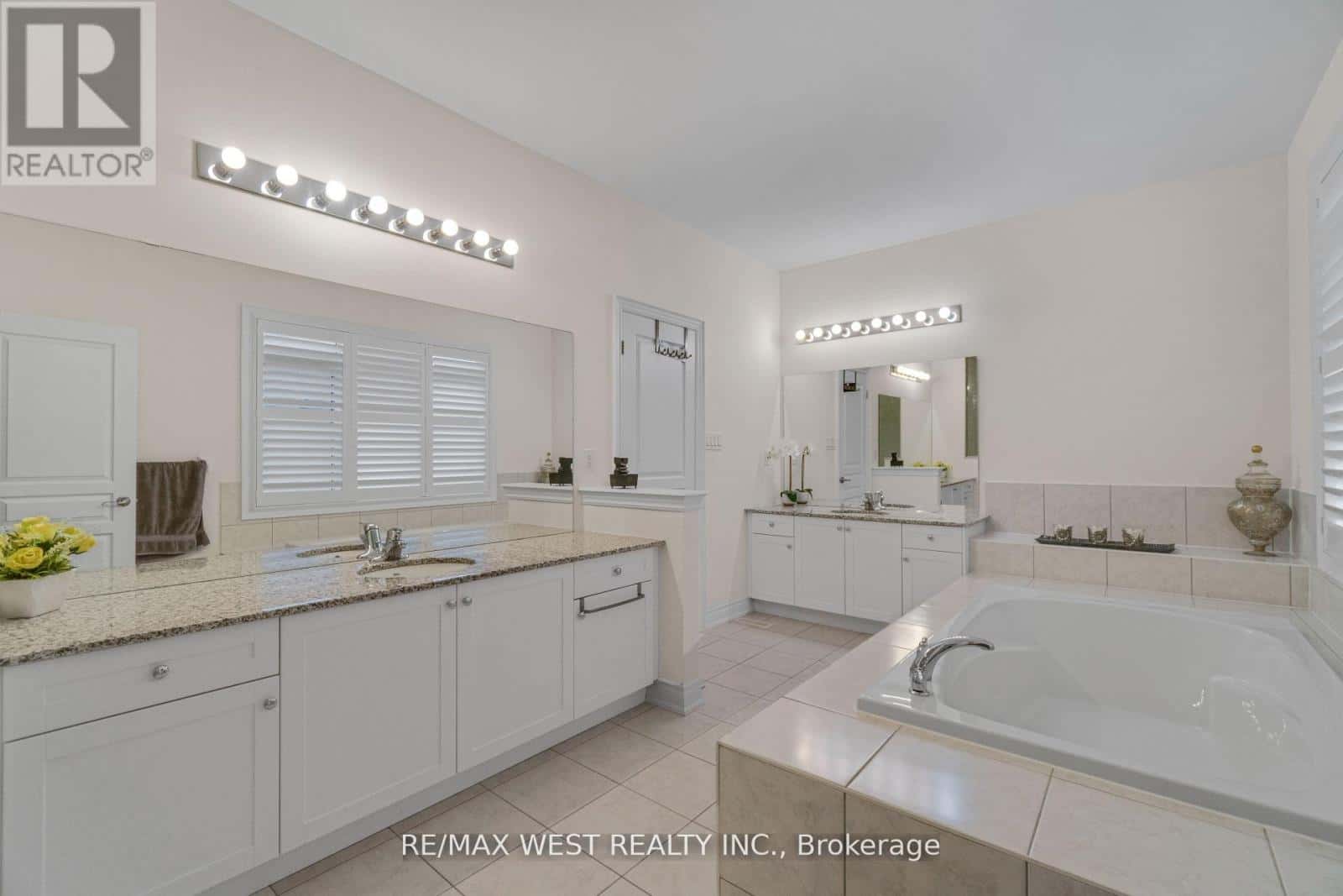 5 ARIES STREET — Brampton (Credit Valley) - Photo 3 of 22