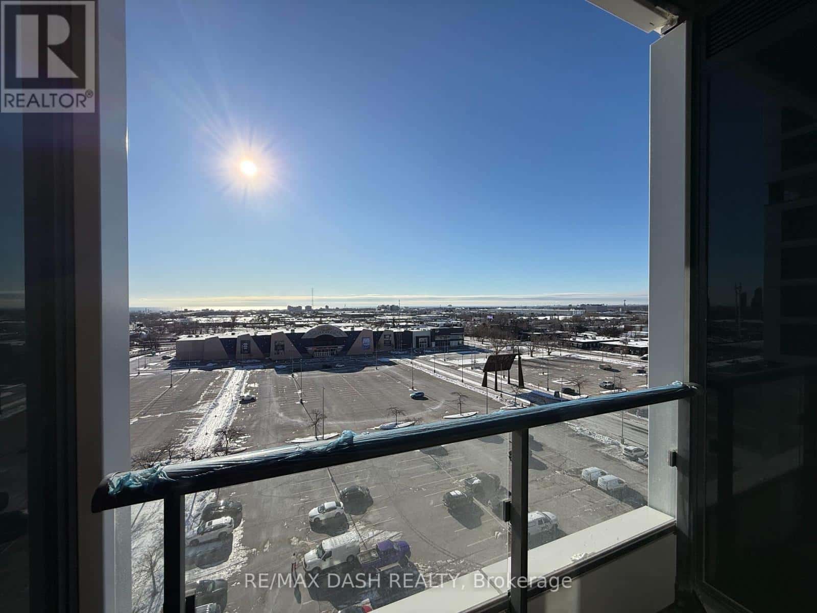 Toronto (Islington-City Centre West) — Toronto (Islington-City Centre West) - Photo 3 of 32