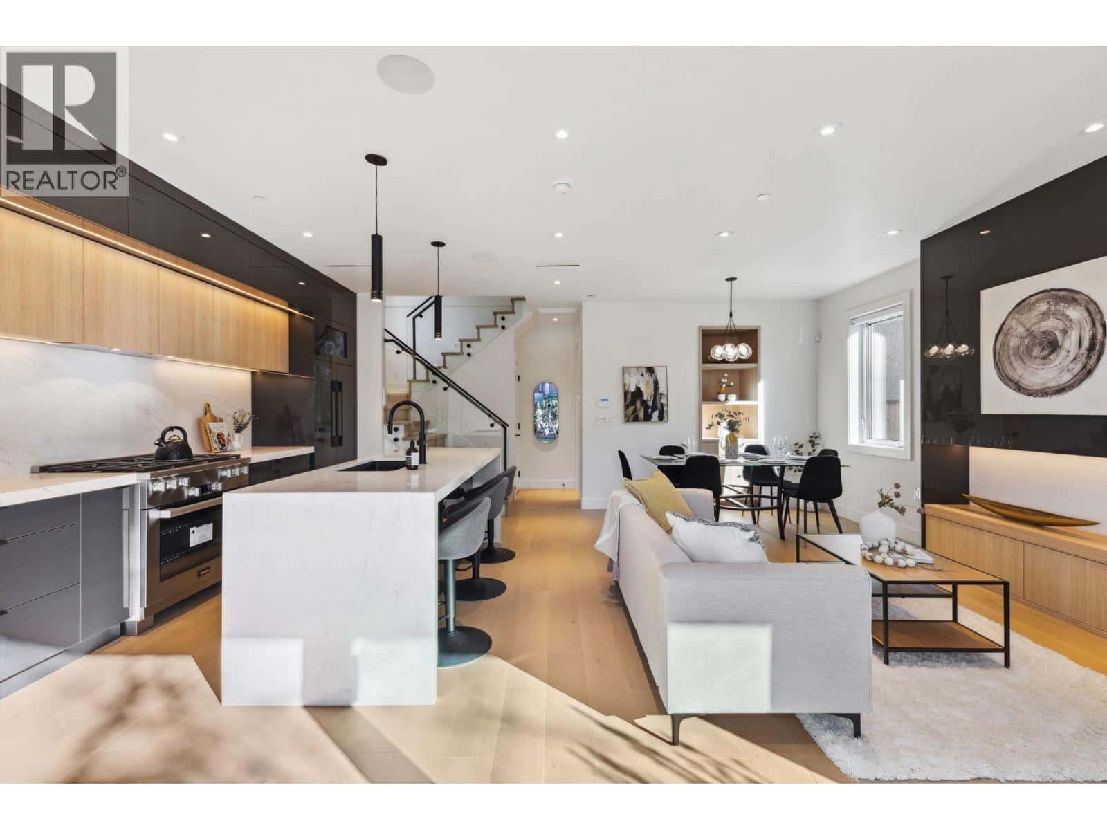 Vancouver — Vancouver - Photo 5 of 31