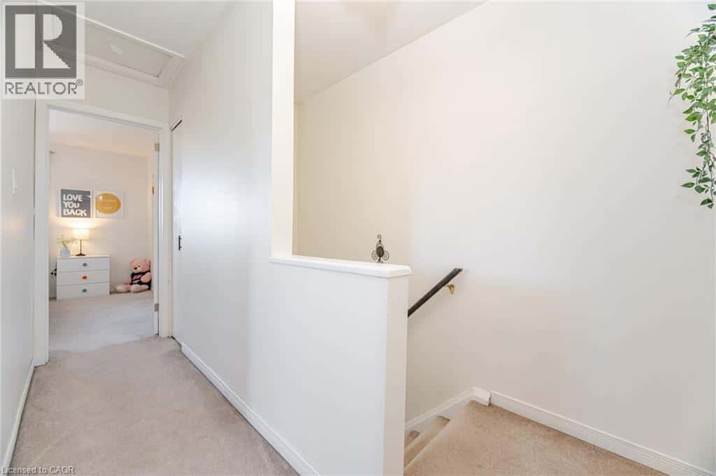 Oshawa — Oshawa - Photo 2 of 25