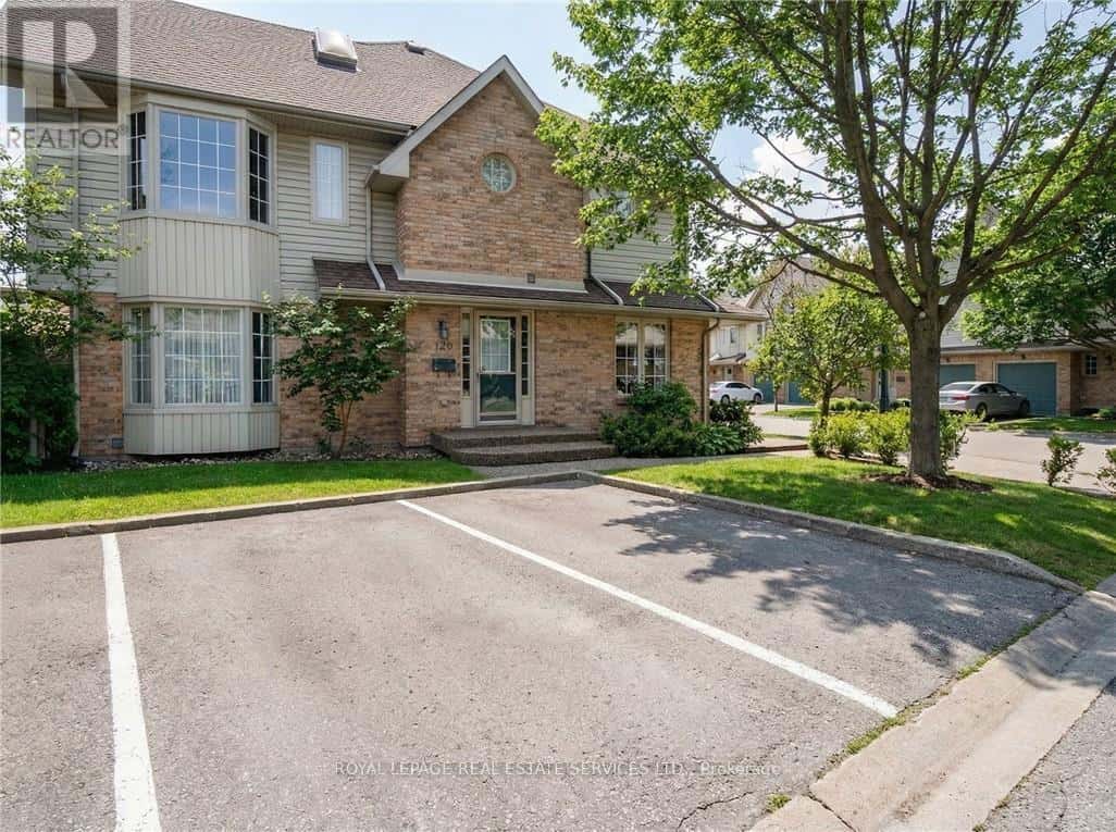 Burlington (Roseland) — Burlington (Roseland) - Photo 3 of 44