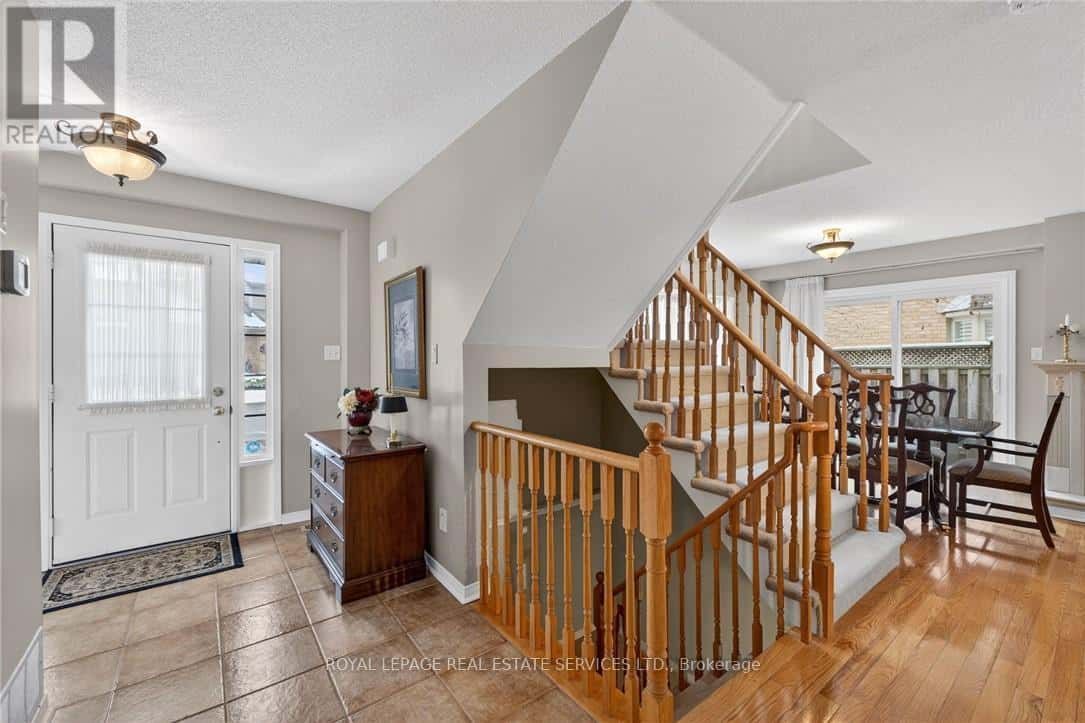 Burlington (Roseland) — Burlington (Roseland) - Photo 5 of 44