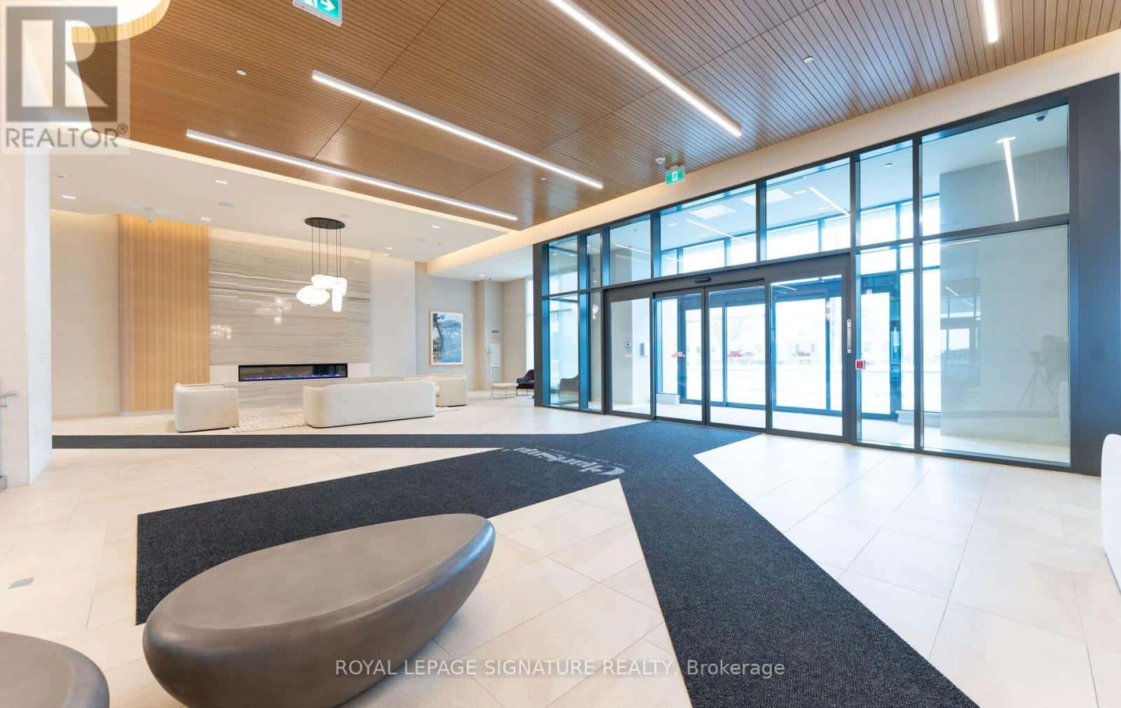 Vaughan (Vellore Village) — Vaughan (Vellore Village) - Photo 2 of 40