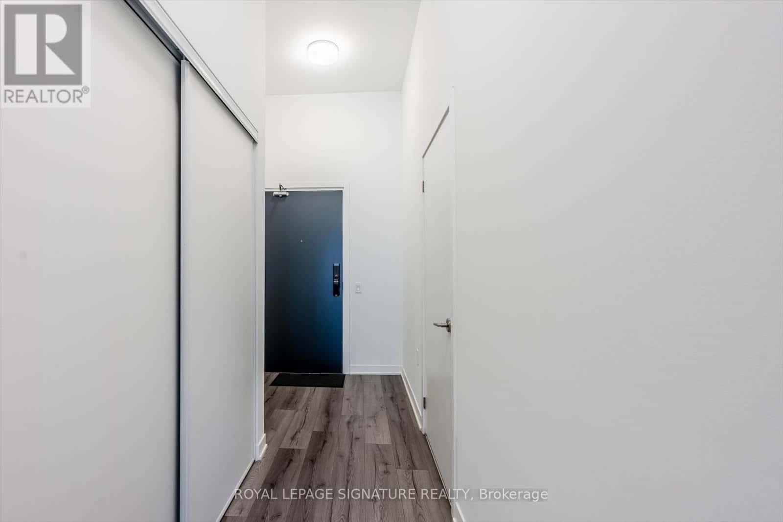 132 - 395 DUNDAS STREET W — Oakville (OA Rural Oakville), Ontario - Photo 4 of 34