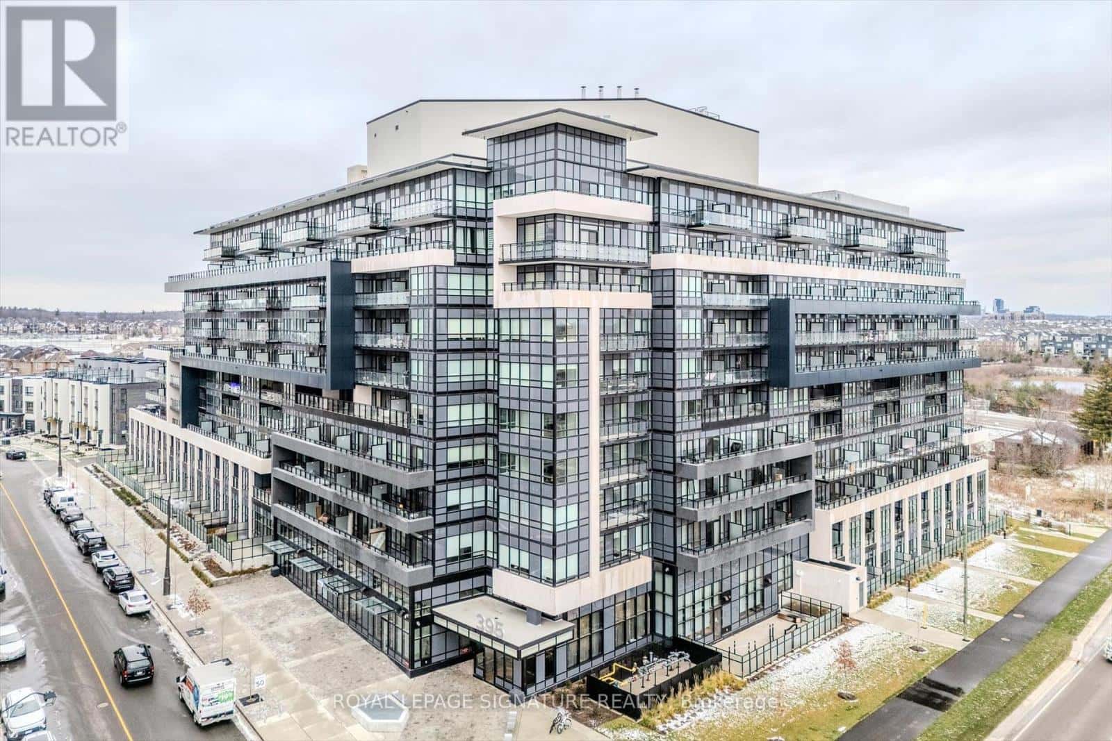 395 Dundas Street West 132