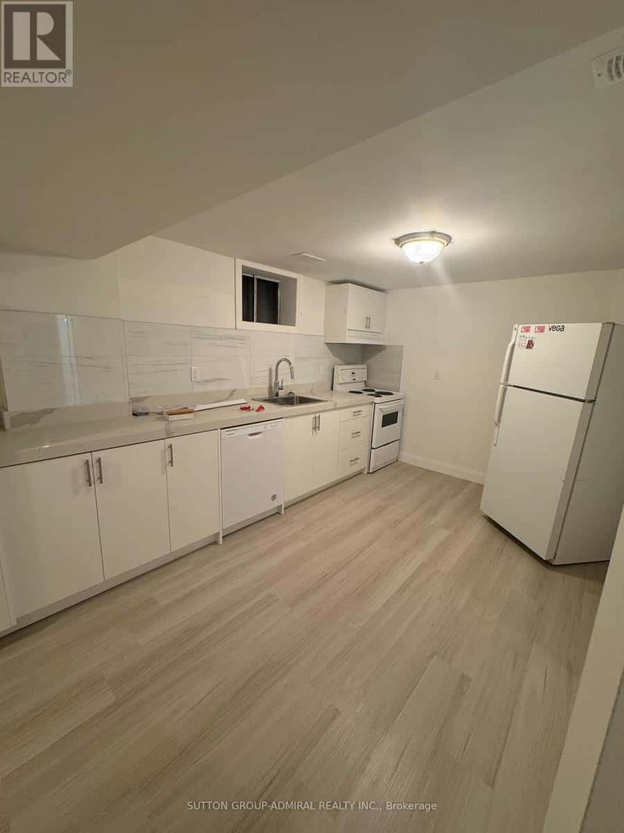 BASEMENT - 357 PATRICIA AVENUE — Toronto (Newtonbrook West) - Photo 5 of 6