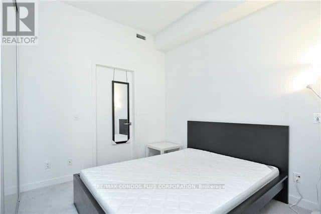 1707 - 770 BAY STREET — Toronto (Bay Street Corridor) - Photo 4 of 14