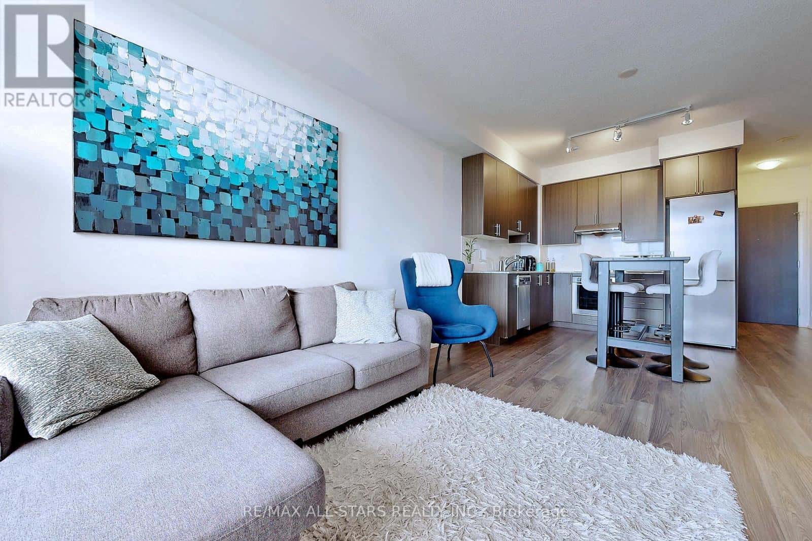 Toronto (Henry Farm) — Toronto (Henry Farm) - Photo 3 of 42