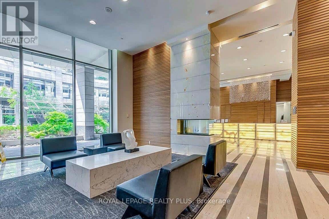 Toronto (Mount Pleasant West) — Toronto (Mount Pleasant West) - Photo 4 of 6