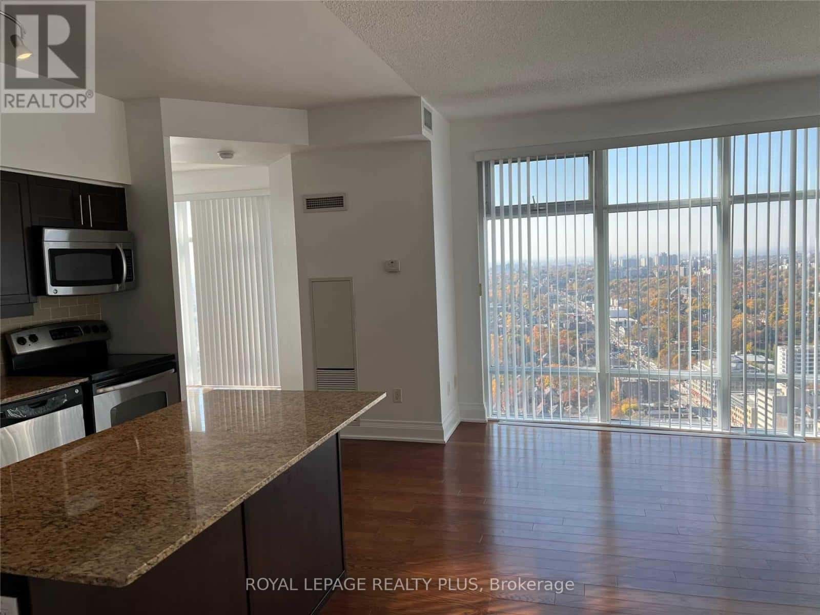 Toronto (Mount Pleasant West) — Toronto (Mount Pleasant West) - Photo 2 of 6