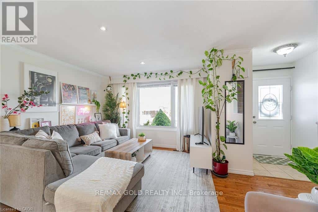 Oshawa (Vanier) — Oshawa (Vanier) - Photo 2 of 25